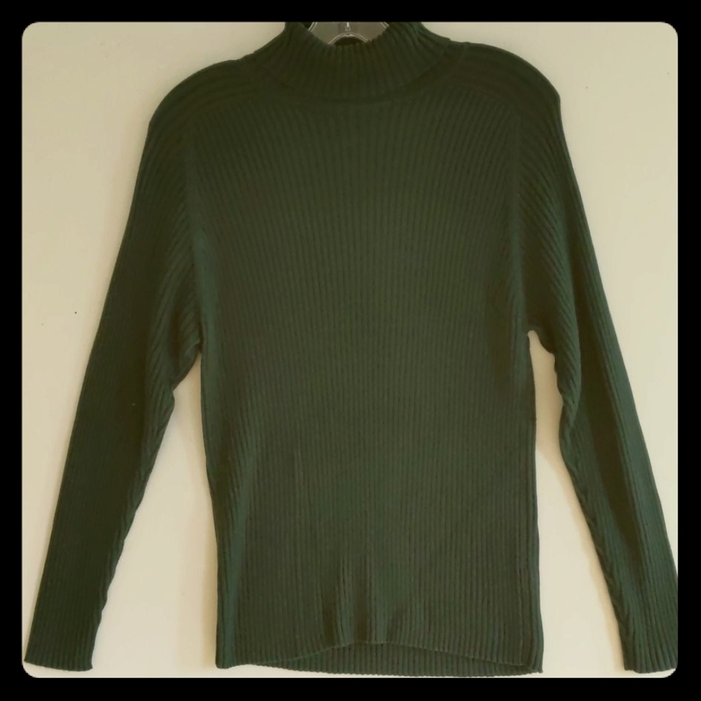 Dark green turtle neck